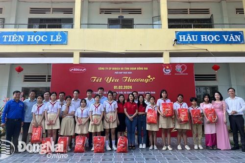 200 em thiếu nhi được nhận quà tết yêu thương