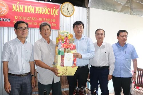 Bí thư Tỉnh ủy Lê Quốc Phong thăm, chúc Tết tại huyện Châu Thành và huyện Lai Vung