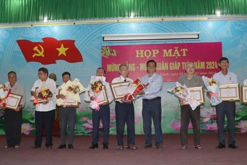 Huyện Cao Lãnh tổ chức họp mặt mừng Đảng, mừng Xuân Giáp Thìn 2024