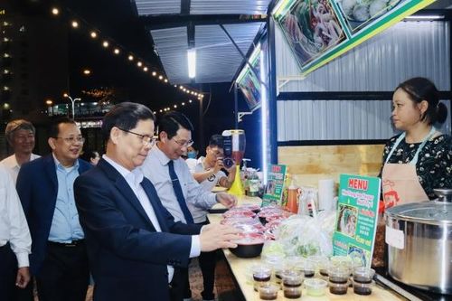 Nha Trang: Khai trương chợ đêm với 65 gian hàng mở cửa đến 24 giờ