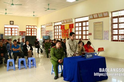 Buôn bán 715kg pháo nổ, lĩnh án hơn 9 năm tù