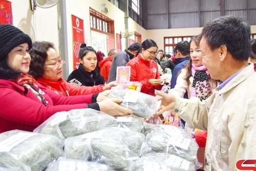 Chợ '0 đồng' - ấm áp Tết cho người nghèo