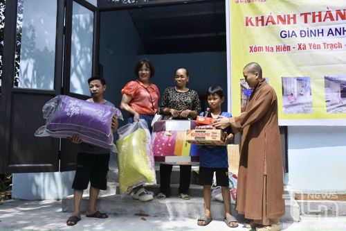 Đóng góp tích cực của các tôn giáo với địa phương