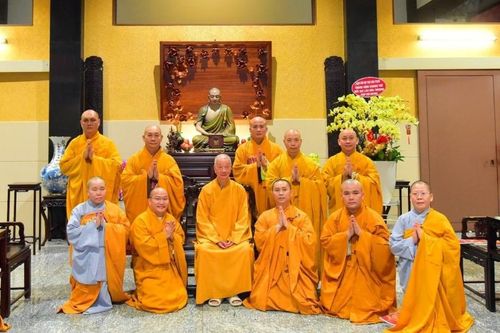 Ban Giáo dục Phật giáo TP.HCM khánh tuế Đức Pháp chủ và chúc Tết đến lãnh đạo GHPGVN