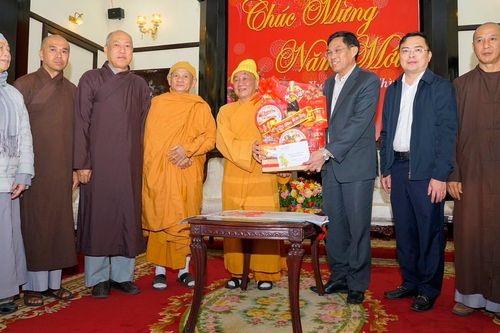 Lâm Đồng: Ban Trị sự GHPGVN tỉnh thăm, chúc Tết đến lãnh đạo các cơ quan