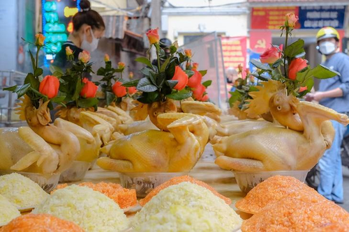 Hàng hóa dồi dào, giá cả ổn định trước ngày lễ ông Công, ông Táo