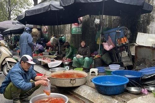 Sức mua chậm trên thị trường đồ lễ cúng ông Công, ông Táo