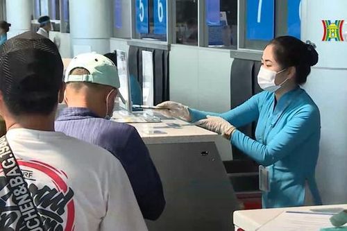 Nhu cầu đặt vé máy bay tăng vọt dịp Tết 2024