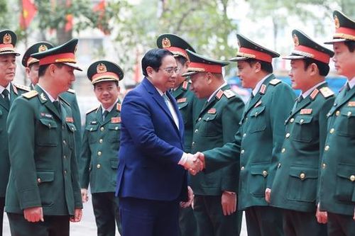 Thủ tướng thăm Trường Văn hóa Nghệ thuật Quân đội