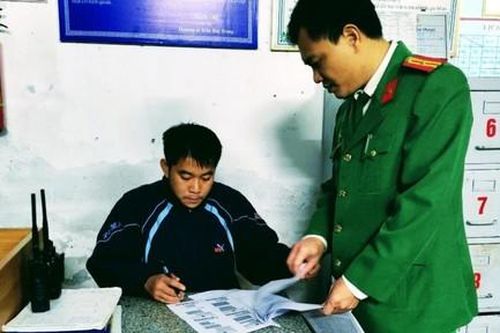Bắt đối tượng lừa vay hàng trăm triệu đồng để... đánh bạc