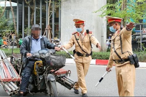 Vì sao xe 'sát nhân' vẫn tung hoành trên đường phố Thủ đô?