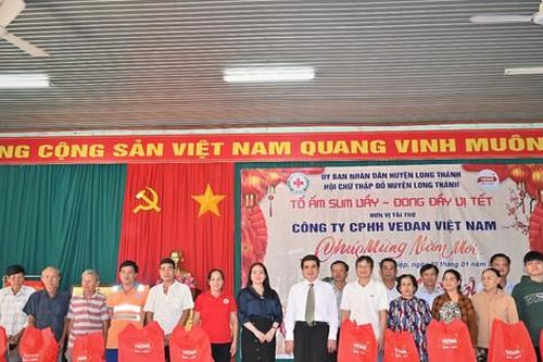 Vedan Việt Nam trao 1.000 phần quà cho bà con nhân dịp Tết Giáp Thìn 2024
