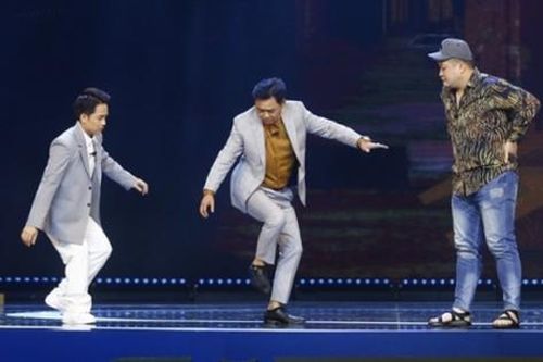 Táo quân 2024: Lộ ảnh Ngọc Hoàng mặc vest nhảy múa, dàn sao 'Vũ trụ VTV' cầm xô hứng nước