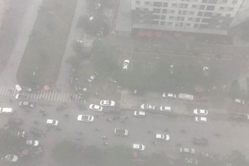 Dự báo thời tiết hôm nay 1/2: Hà Nội 'chìm' trong sương mù, cảnh báo không khí ở mức có hại