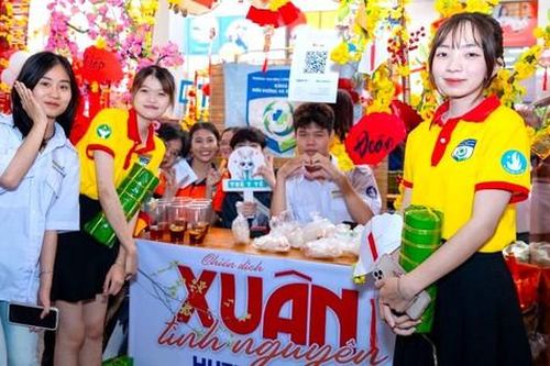 Nhiều trường đại học chi tiền tỷ lì xì sớm cho sinh viên