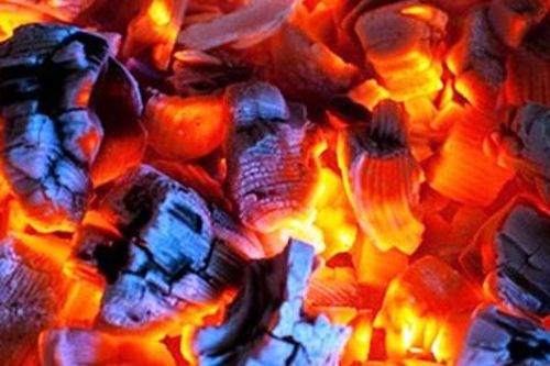 Chồng tử vong, vợ nguy kịch nghi do đốt than sưởi ấm