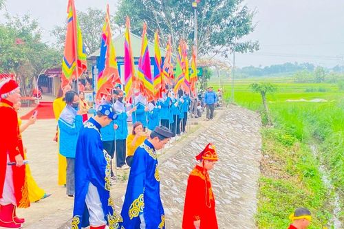 1.000 học sinh tham gia lễ thượng cây nêu, thi rung chuông vàng