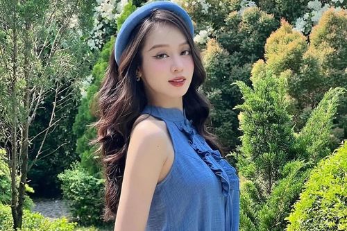 Sao Việt xúng xính áo dài những ngày cuối năm
