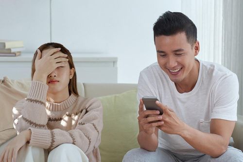 Người phụ nữ Trung Quốc dọa bỏ chồng sắp cưới vì mải 'sống ảo'