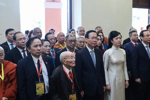 Chủ tịch nước Võ Văn Thưởng dâng hương tưởng nhớ Chủ tịch Hồ Chí Minh