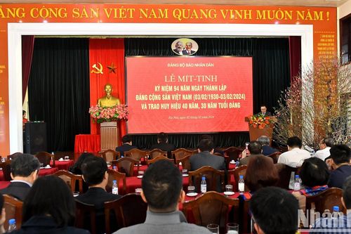 Báo Nhân Dân tổ chức mít-tinh trọng thể kỷ niệm 94 năm Ngày thành lập Đảng