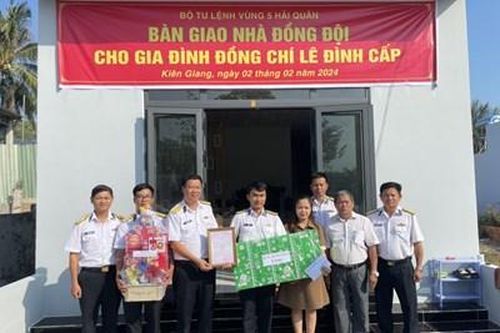 Vùng 5 Hải quân bàn giao 'Nhà đồng đội'