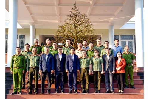 Bí thư Tỉnh ủy Quảng Nam Lương Nguyễn Minh Triết thăm và làm việc với Công an tỉnh Quảng Nam