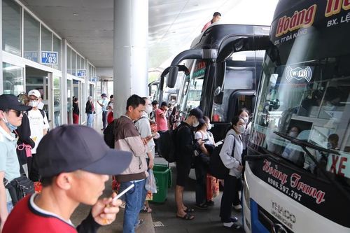 Đà Nẵng, người dân không lo thiếu vé tàu xe dịp Tết
