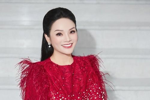 Tân Nhàn tung album mới sau 2 năm tuyệt vọng vì mất giọng hát