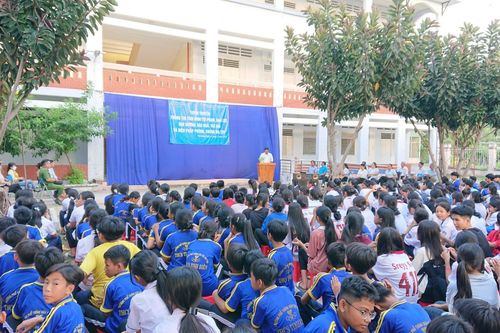 Phòng chống bạo lực học đường: Đừng trăm dâu đổ đầu tằm