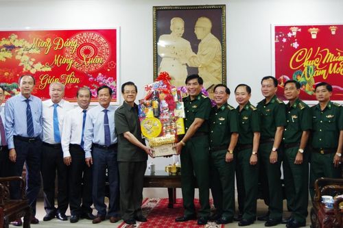 Bí thư Tỉnh ủy An Giang thăm, chúc Tết cán bộ, chiến sĩ BĐBP tỉnh