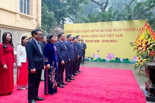 Lãnh đạo TP Hà Nội dâng hương tưởng niệm Tổng Bí thư Trần Phú