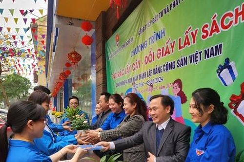Đổi rác lấy cây - Đổi giấy lấy sách