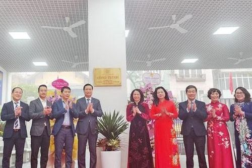Hà Nội gắn biển công trình trường tiểu học Quang Trung