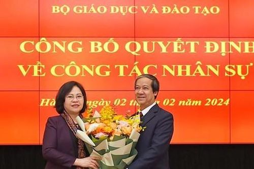 Bộ Giáo dục và đào tạo công bố các quyết định về công tác nhân sự