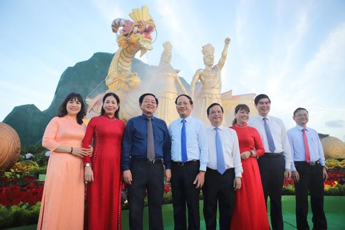 Khánh thành Cụm biểu tượng Linh vật Xuân Giáp Thìn 2024 ở Bình Định
