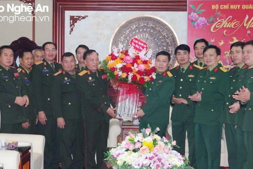 Đoàn công tác Bộ Chỉ huy Quân sự tỉnh Viêng Chăn thăm, chúc Tết Bộ Chỉ huy Quân sự tỉnh Nghệ An