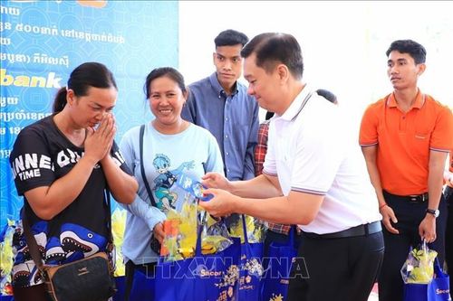 Xuân Giáp Thìn 2024: Mang Xuân ấm về Tây Bắc Campuchia