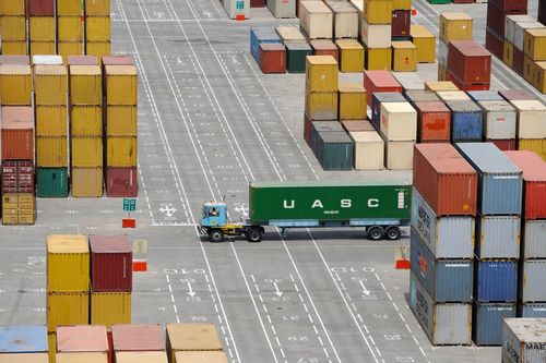 Tránh Biển Đỏ, các công ty thử nghiệm vận chuyển hàng hóa qua UAE, Saudi Arabia