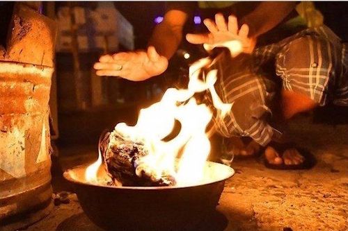 Đốt thứ quen thuộc để sưởi ấm, chồng tử vong, vợ nguy kịch