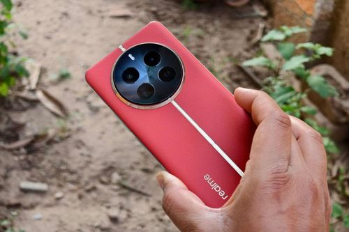 Ảnh chi tiết Realme 12 Pro Plus: Chống nước, chip Snapdragon 7s Gen 2, RAM 12 GB, camera 'khủng', giá hơn 8 triệu đồng