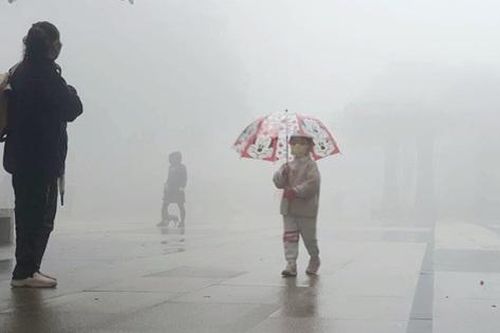 Hà Nội chìm trong sương mù: Các chuyên gia khuyến cáo gì?