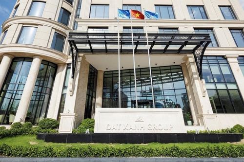Thị trường bất động sản năm 2023 khó khăn, lãi ròng Tập đoàn Đất Xanh giảm 71%