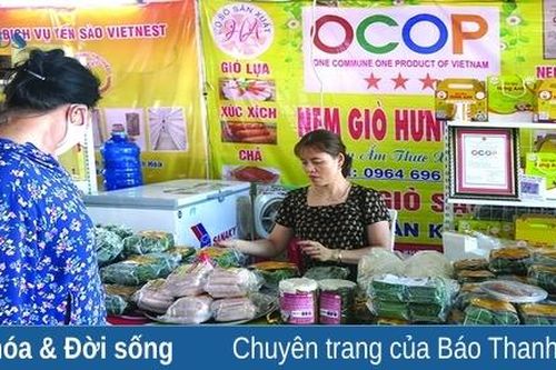 Đặc sản nem nắm Hưng Anh
