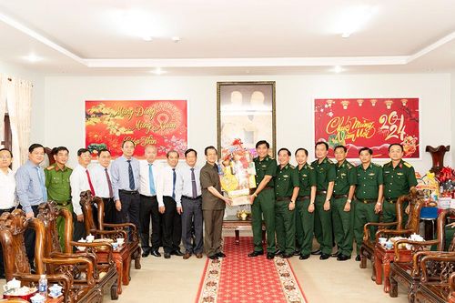 Bí thư Tỉnh ủy An Giang Lê Hồng Quang chúc Tết ở TP. Châu Đốc và TX. Tịnh Biên