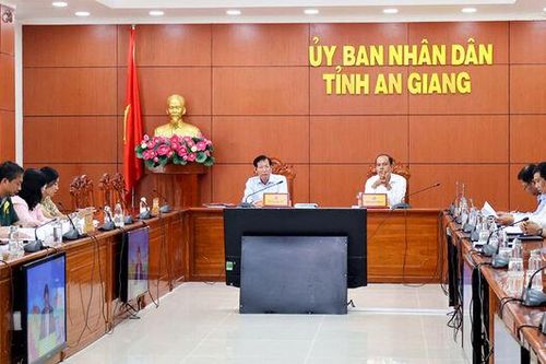 Phó Chủ tịch UBND tỉnh Lê Văn Phước chủ trì Diễn đàn kinh tế hợp tác, hợp tác xã năm 2024 tại điểm cầu An Giang