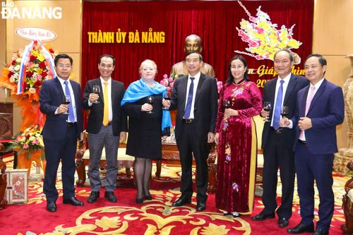 Tổng Lãnh sự các nước tại Đà Nẵng đến, thăm chúc Tết lãnh đạo thành phố nhân dịp Tết Giáp Thìn 2024