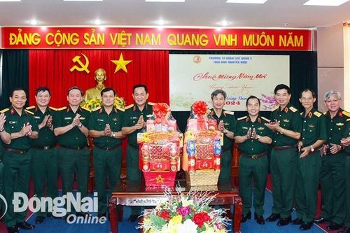 Thượng tướng Võ Minh Lương kiểm tra công tác sẵn sàng chiến đấu tại Trường Sĩ quan Lục quân 2