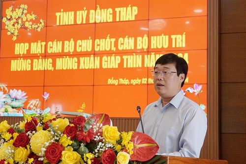 Họp mặt cán bộ chủ chốt, cán bộ hưu trí mừng Đảng, mừng xuân Giáp Thìn