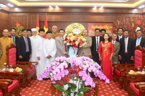 Đoàn đại diện các tổ chức tôn giáo chúc Tết Tỉnh ủy, Ủy ban nhân dân tỉnh Gia Lai